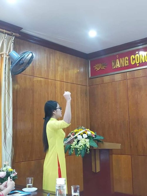 SV tuy&ecirc;n thệ 2.jpg