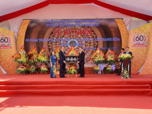 L_nh =_o c_c khoa h_c va c(ng ngh_ - B_ Y t_  t_ t_ng hoa ch&middot;c  Nha tr&sup2;_ng.jpg